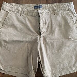 Slate & Stone Men's Beige Flat Front Shorts